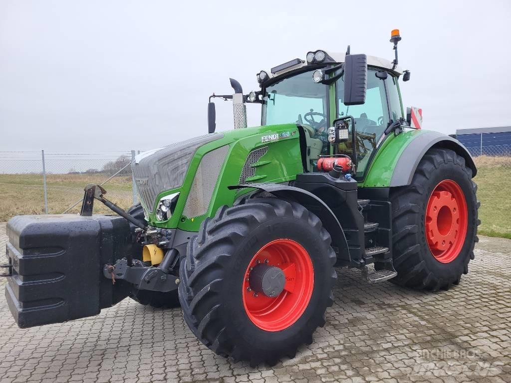 Fendt 828 Vario Traktorok