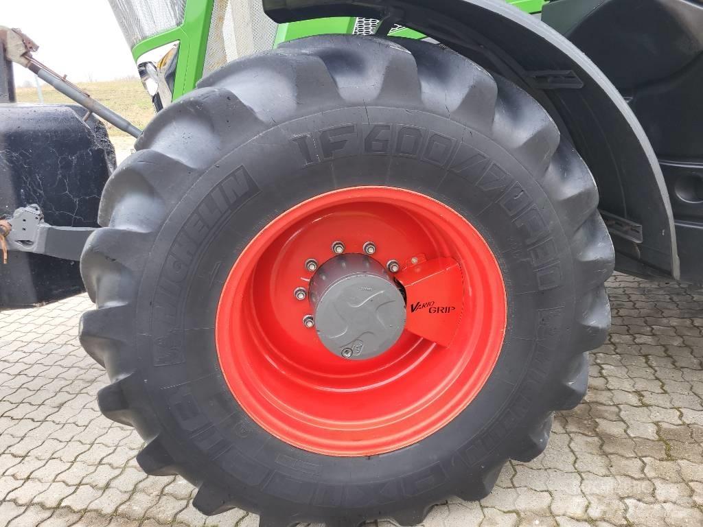 Fendt 828 Vario Traktorok