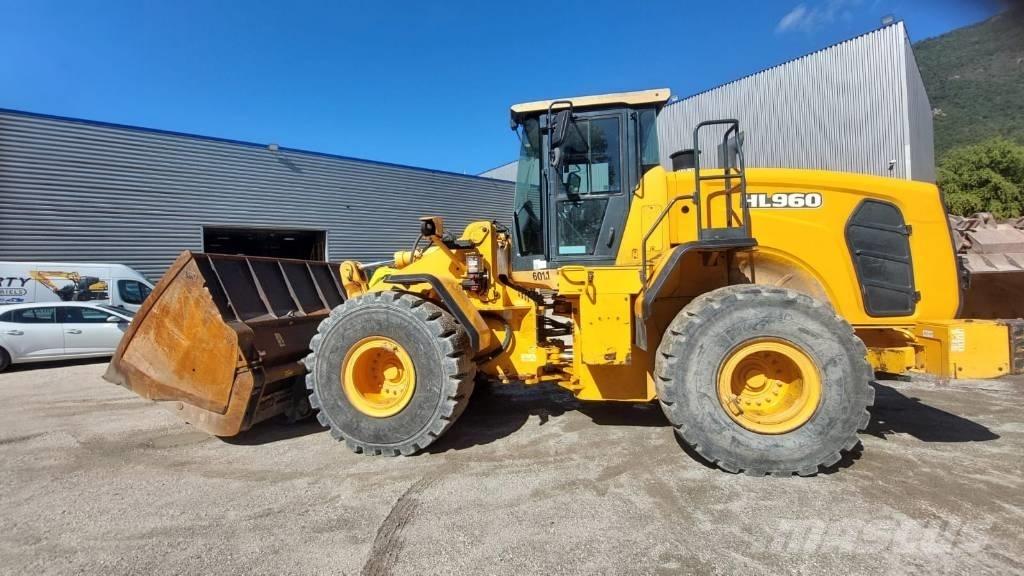 Hyundai HL 960 Gumikerekes homlokrakodók