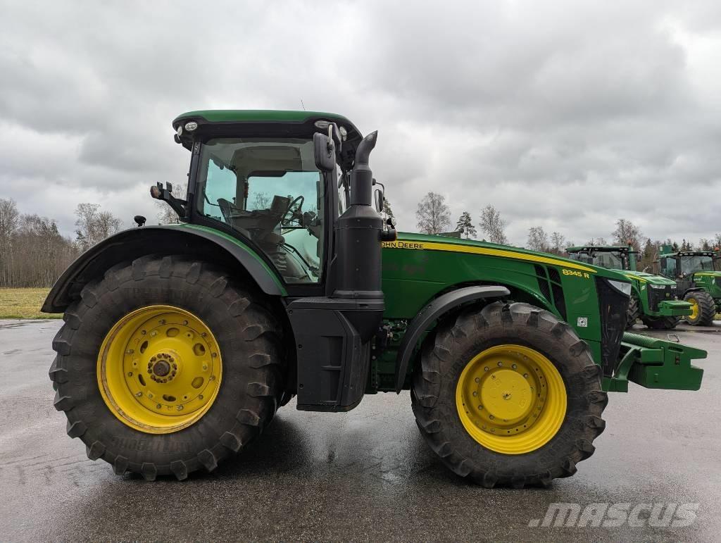 John Deere 8345 R Traktorok