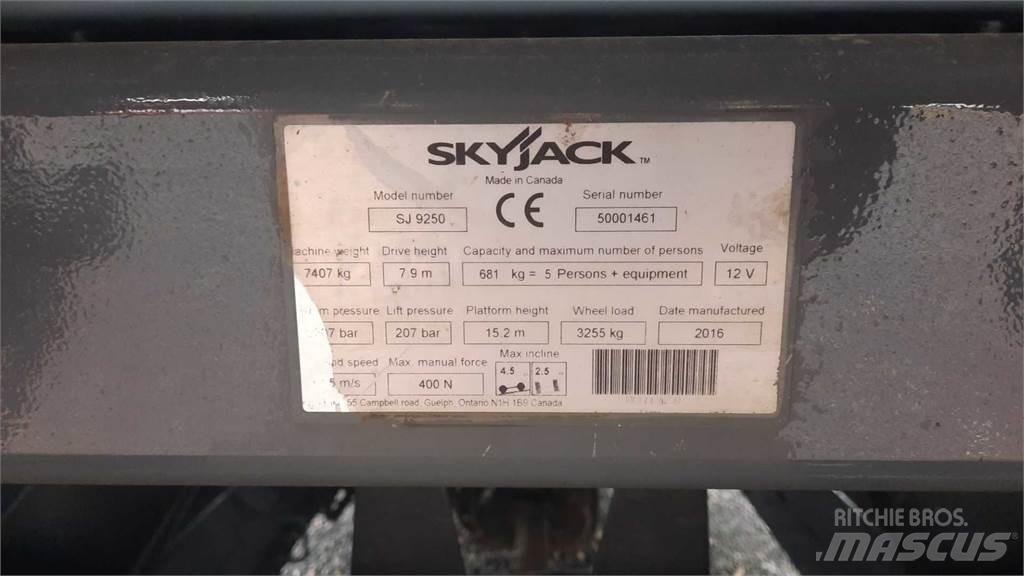 SkyJack 9250RT Ollós emelők