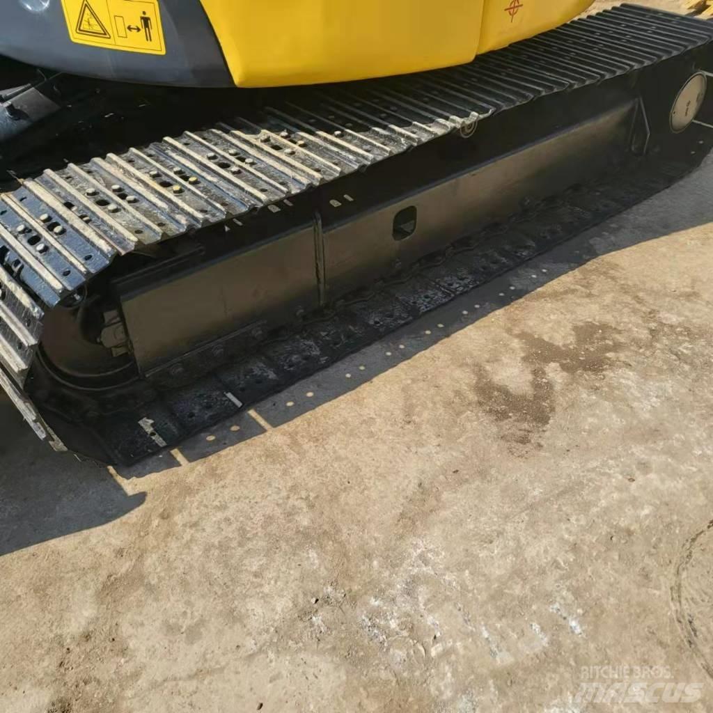 Komatsu PC50 Lánctalpas kotrók