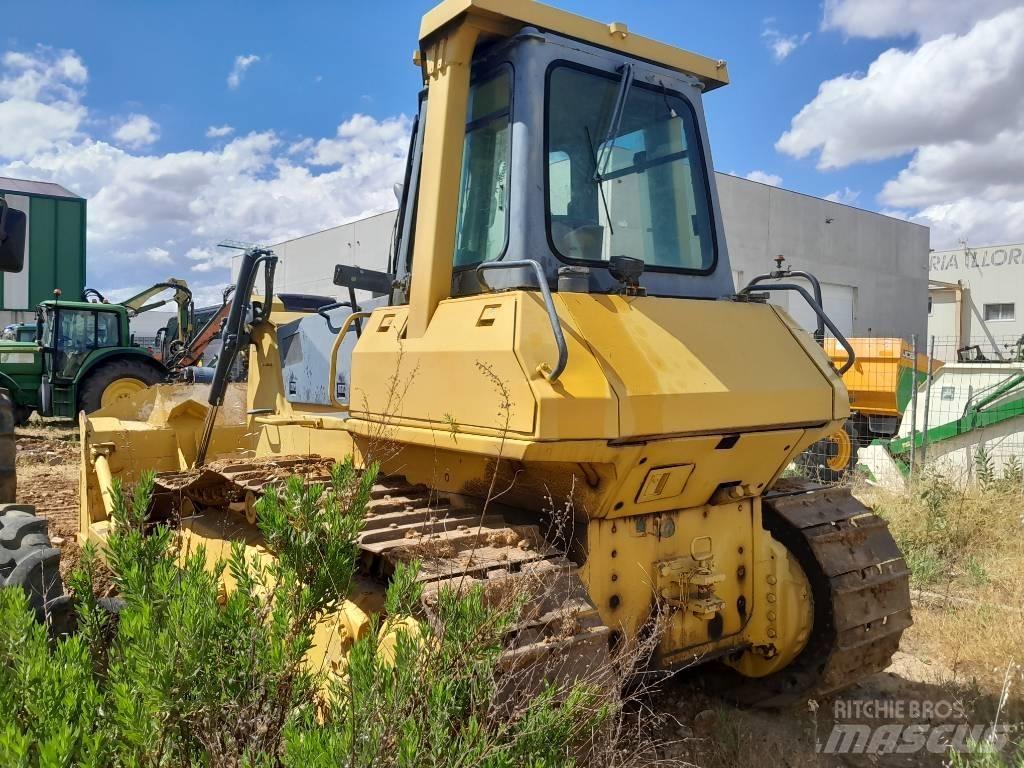 Komatsu D 65 E lánctalpas dózerek
