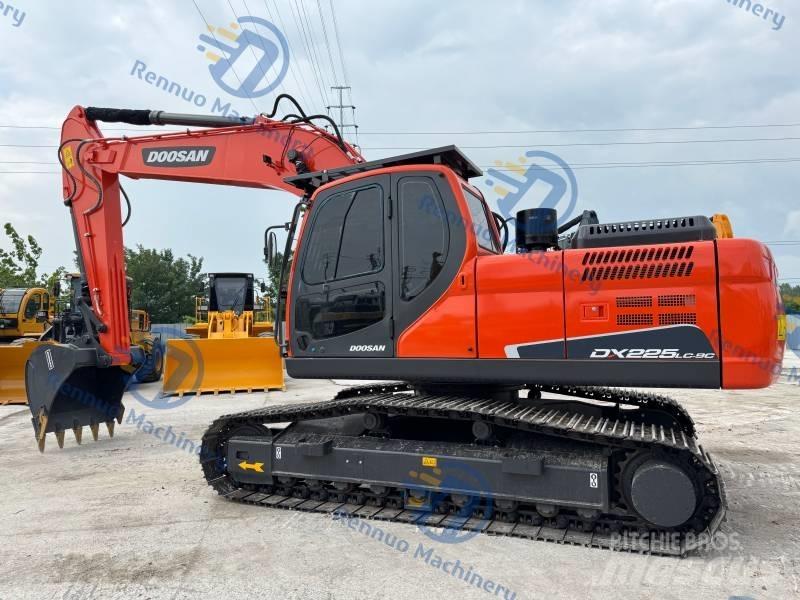 Doosan DX 225 LC-9C Lánctalpas kotrók
