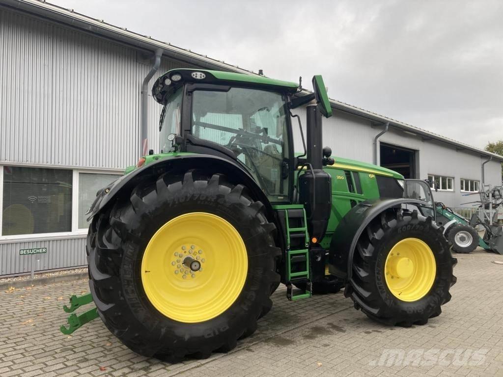 John Deere 6R250 Traktorok