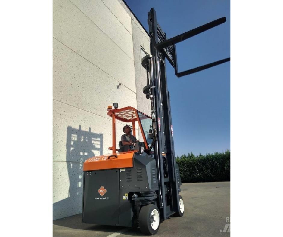 Combilift C3000CBE Magasraktári szűkfolyosós targonca