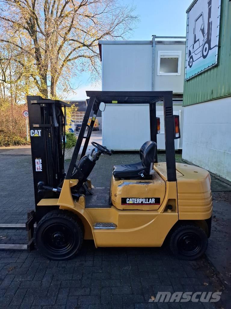 CAT DP25 Heftruck Dízel targoncák