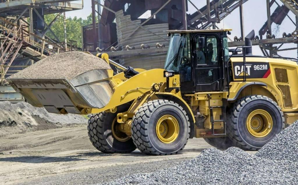 CAT 962 M UTHYRES Gumikerekes homlokrakodók
