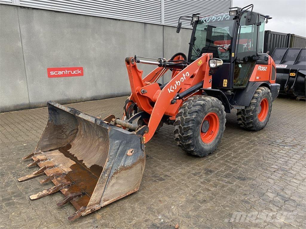 Kubota R082 Univerzális rakodók
