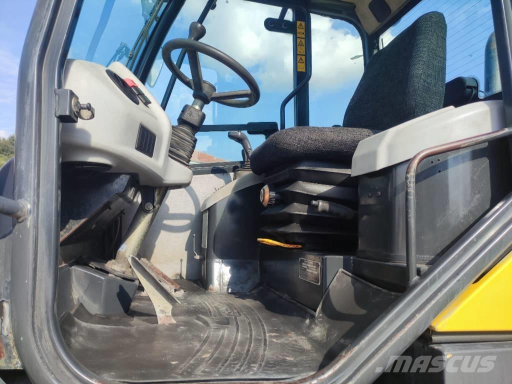 Komatsu WA 80-5 Gumikerekes homlokrakodók