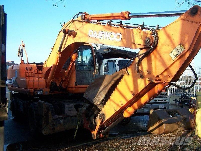 Daewoo S180W Gumikerekes kotrók