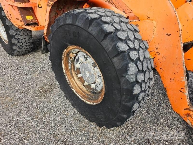 Volvo L 30 B Gumikerekes homlokrakodók