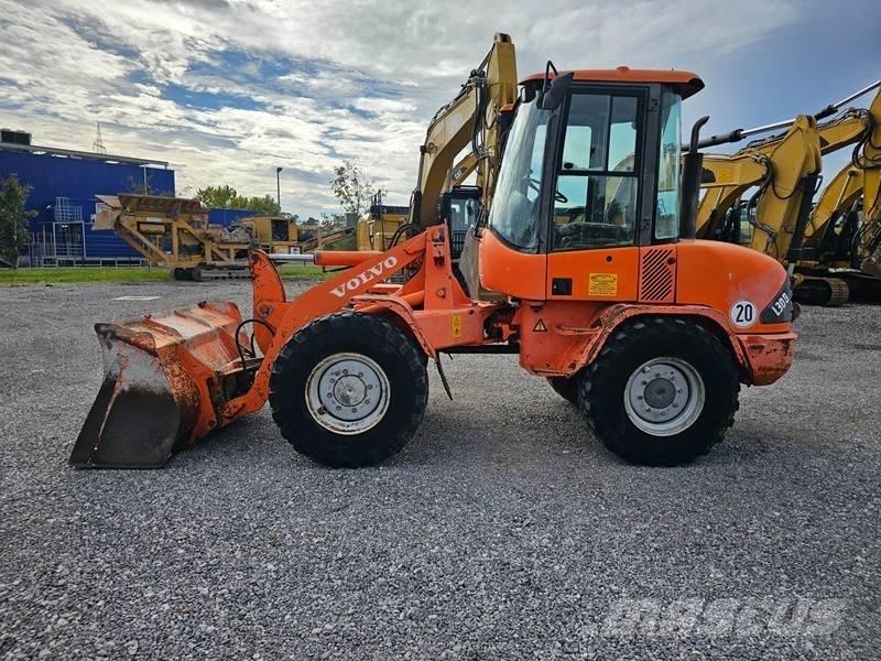 Volvo L 30 B Gumikerekes homlokrakodók