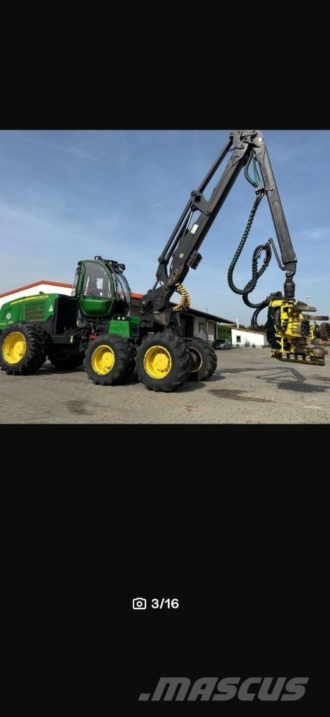 John Deere 1270E Betakarítók