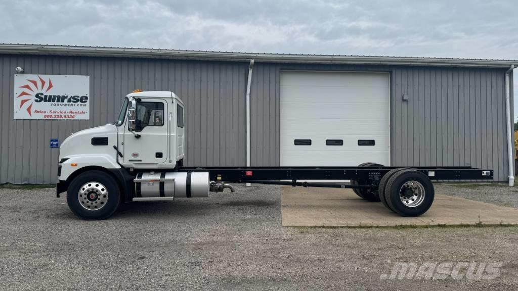  2025 Mack MD 6 Fülkés alváz
