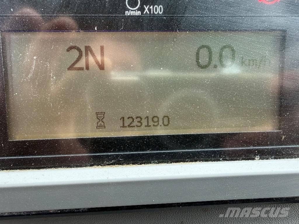 CAT 980 M Gumikerekes homlokrakodók