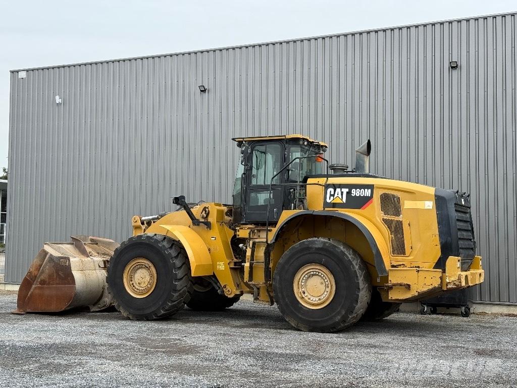 CAT 980 M Gumikerekes homlokrakodók