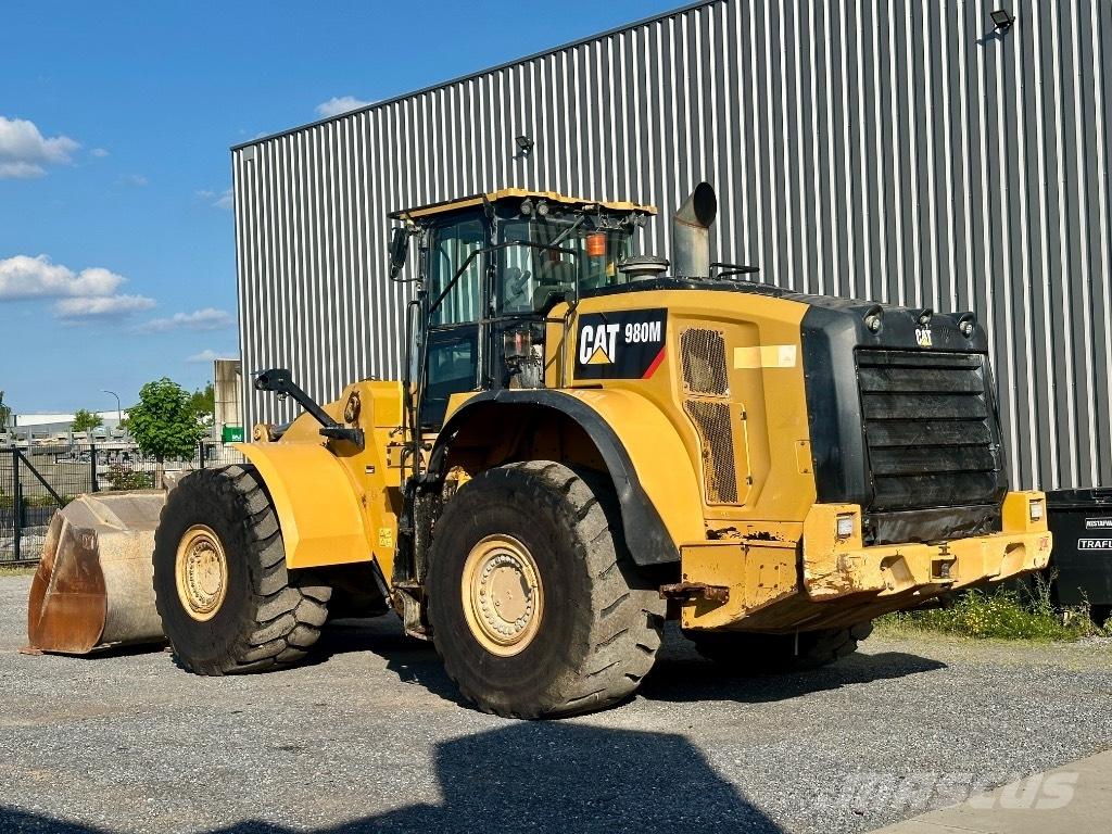 CAT 980 M Gumikerekes homlokrakodók
