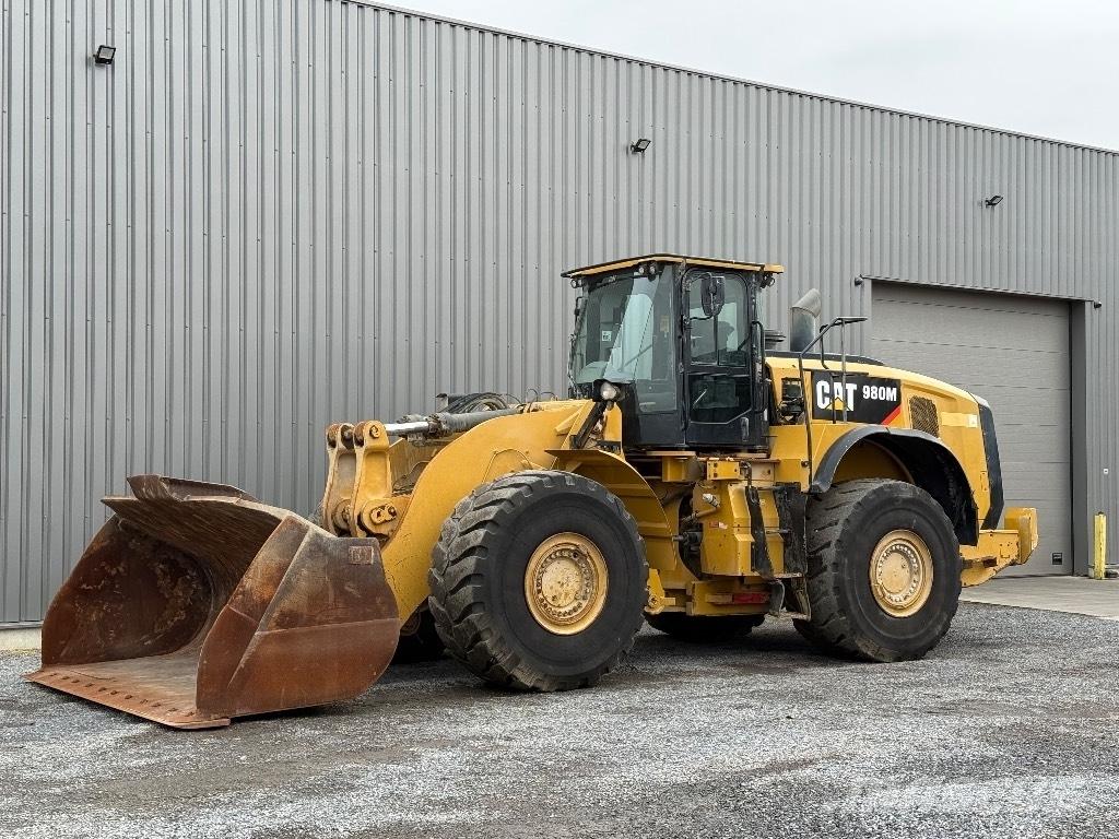 CAT 980 M Gumikerekes homlokrakodók