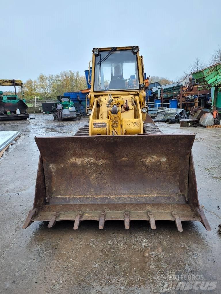 CAT 953 Lánctalpas homlokrakodók