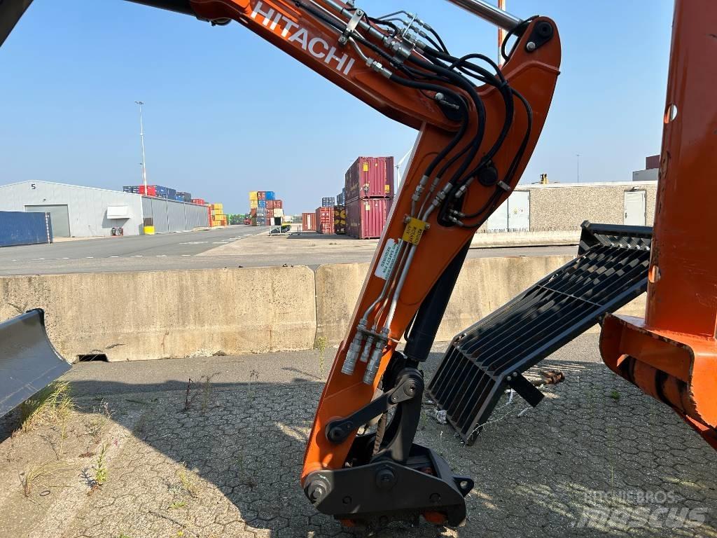 Hitachi ZX95W-7 Gumikerekes kotrók