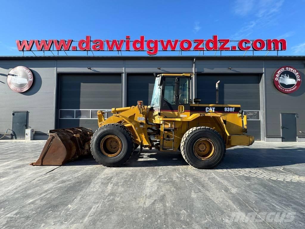 CAT 938 F Gumikerekes homlokrakodók