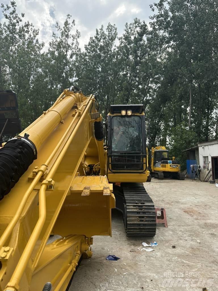 CAT 312D Lánctalpas kotrók