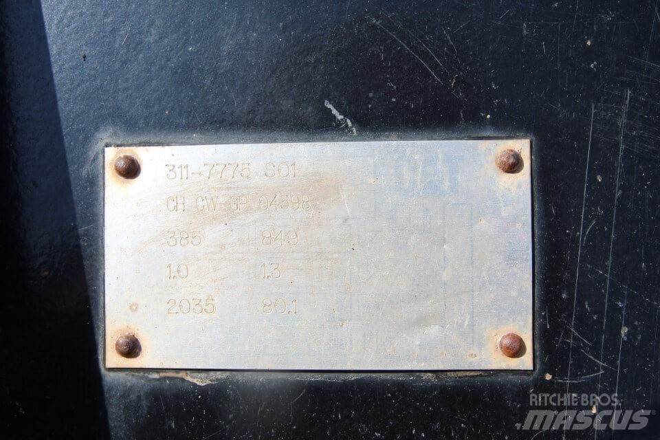 CAT 906M Gumikerekes homlokrakodók