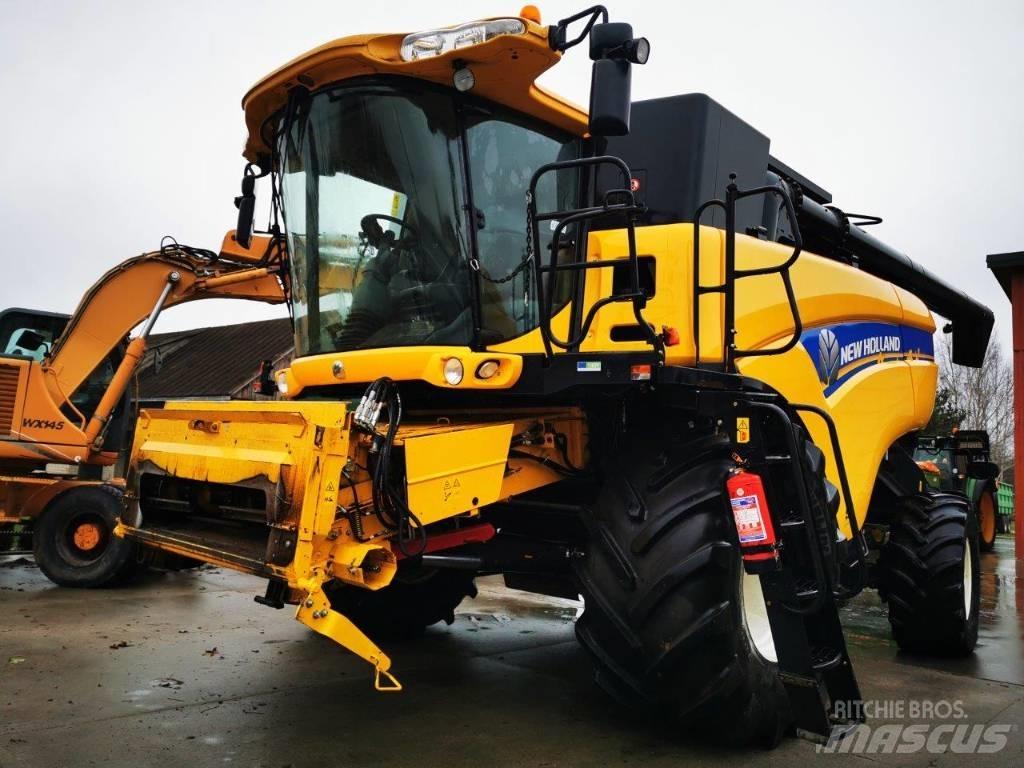 New Holland CX8070 Kombájnok