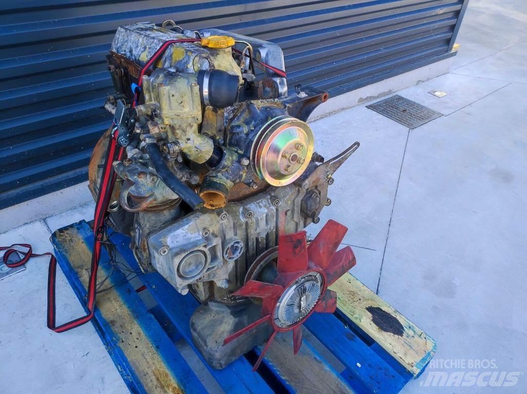 Nissan B440 Motorok