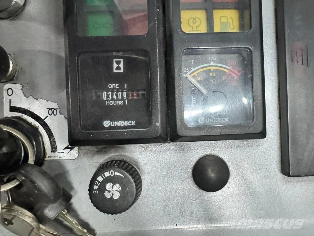 Combilift C3000CB Oldalvillás targonca