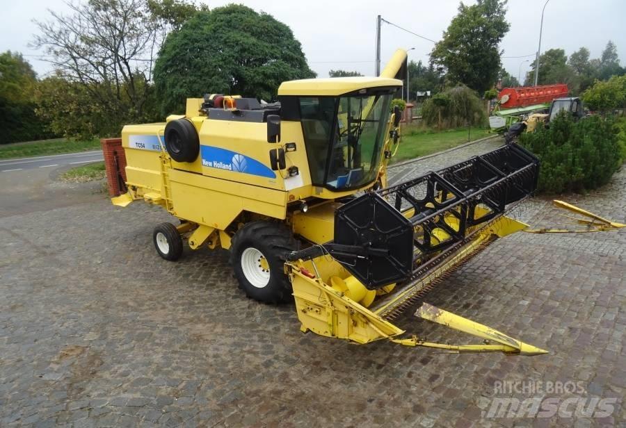 New Holland TC 54 Kombájnok