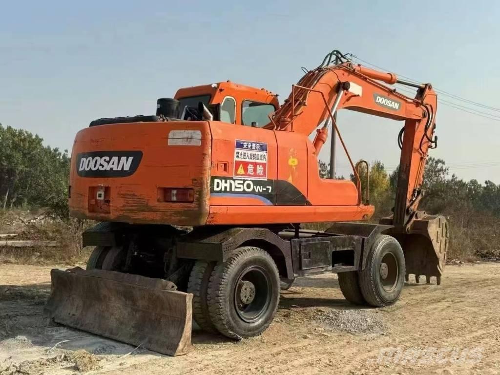 Doosan DH150W Gumikerekes kotrók