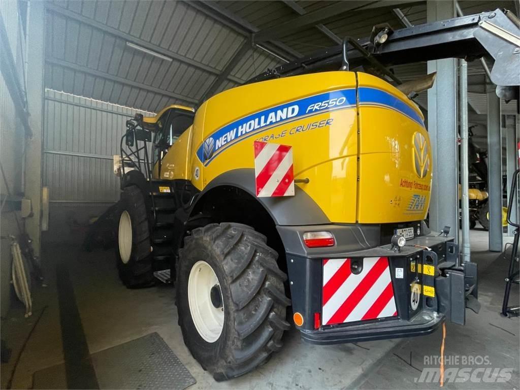 New Holland FR550 Önjáró szecskázók