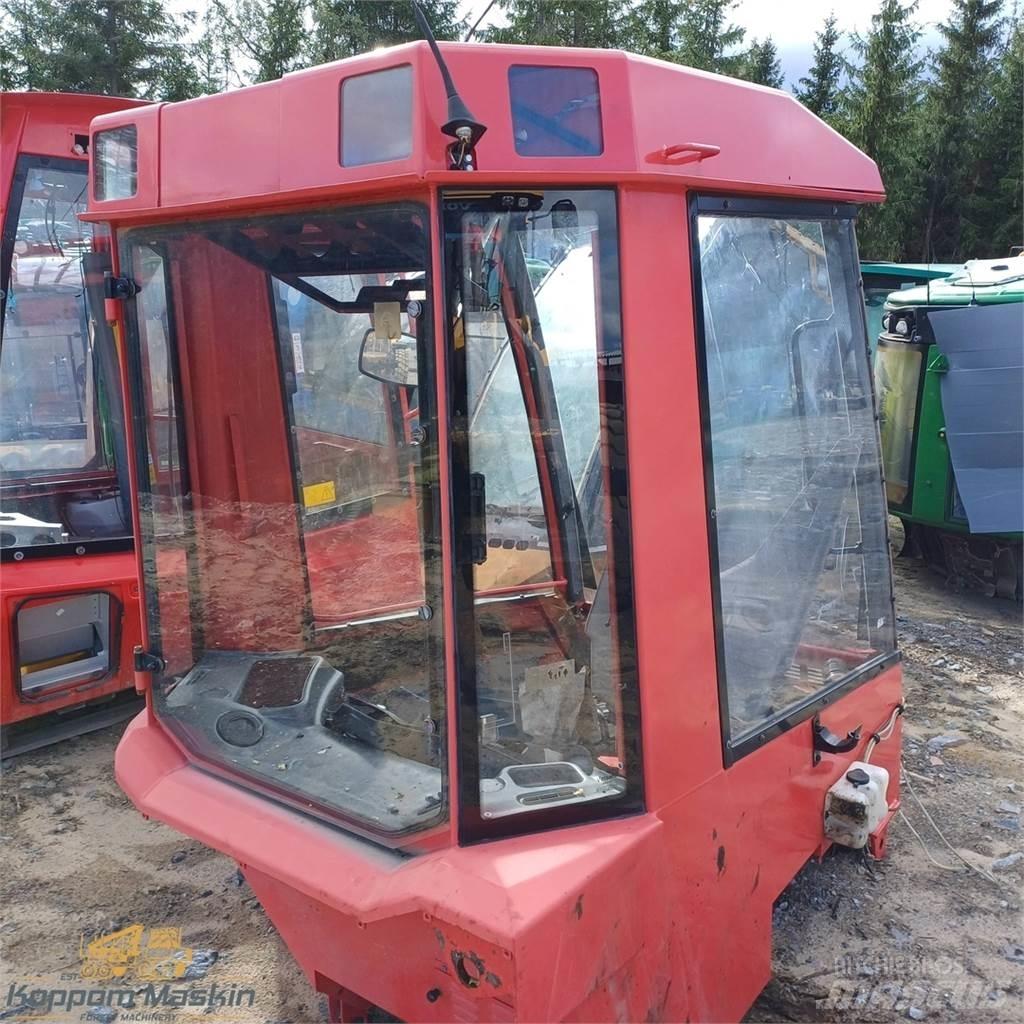 Valmet 941 Vezetőfülke és belső tartozékok