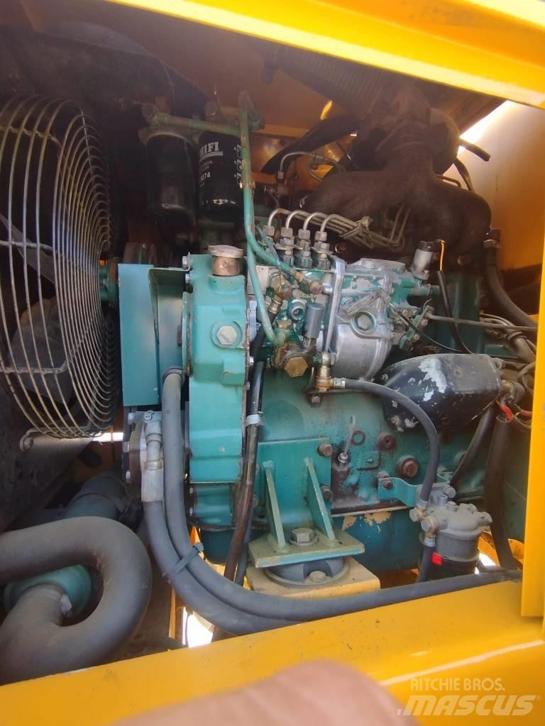 Volvo BM 4200 Gumikerekes homlokrakodók