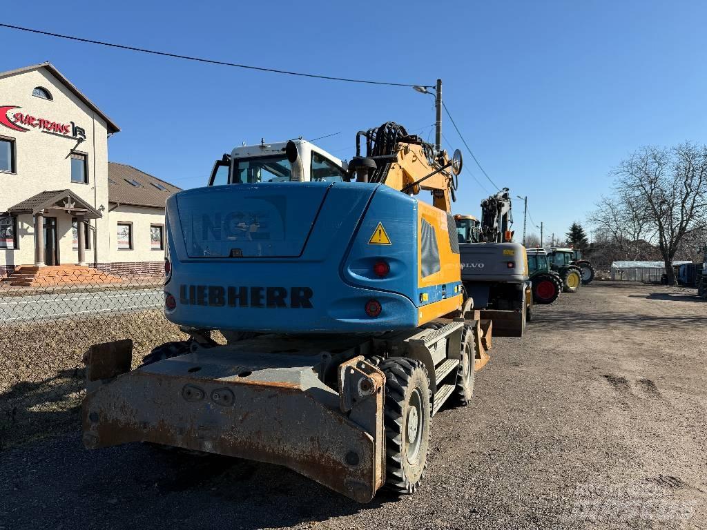 Liebherr A 914 Gumikerekes kotrók