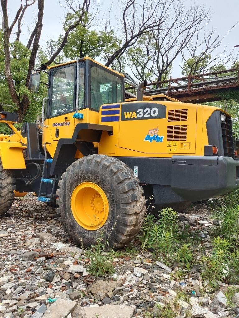Komatsu WA320-5 Gumikerekes homlokrakodók