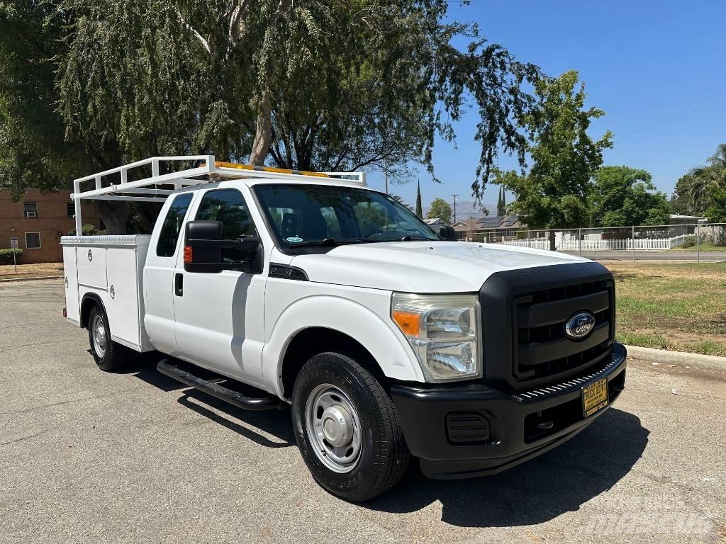 Ford F 250 SD Kis teherszállító/Platós kocsi