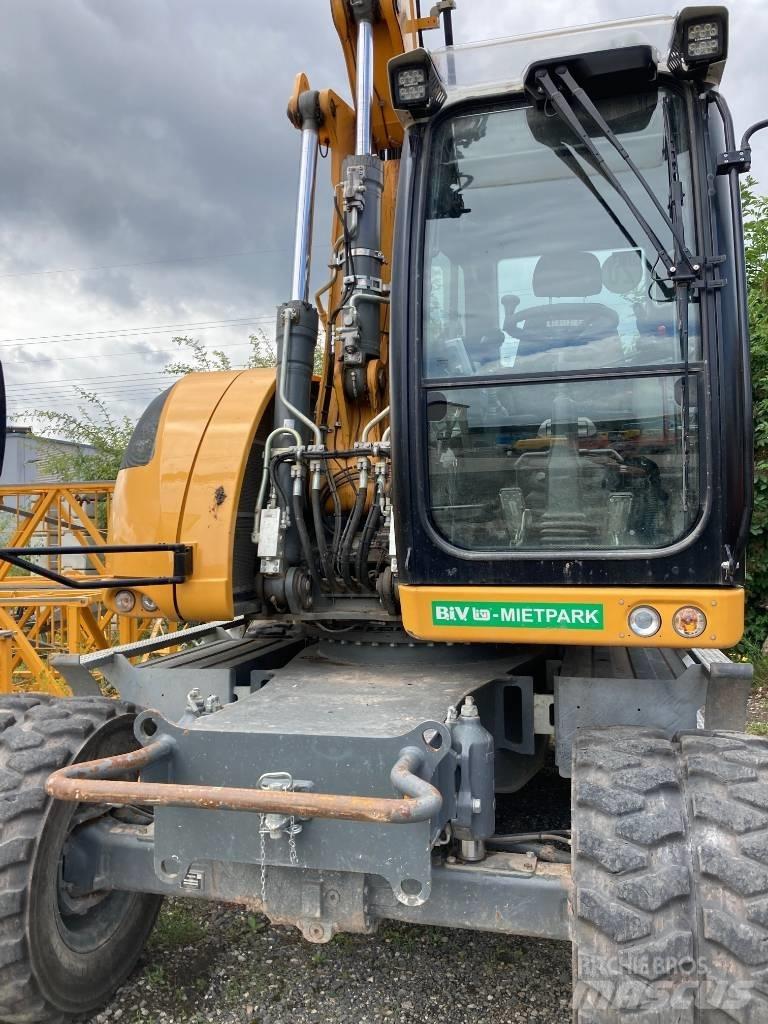 Liebherr A 918 Gumikerekes kotrók