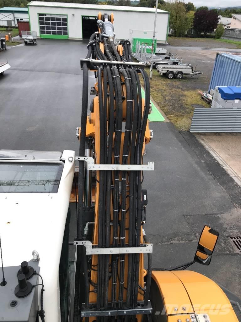 Liebherr A 918 Gumikerekes kotrók