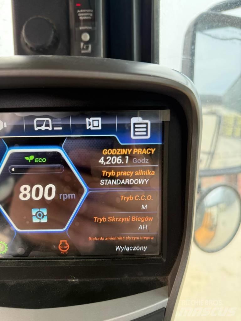 Hyundai HL 960 Gumikerekes homlokrakodók