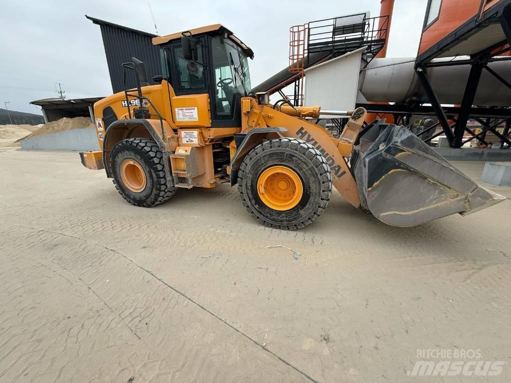 Hyundai HL 960 Gumikerekes homlokrakodók