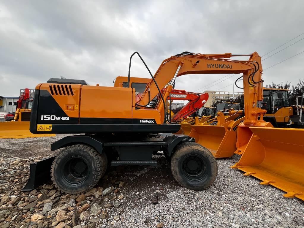 Hyundai 150W-9 Gumikerekes kotrók