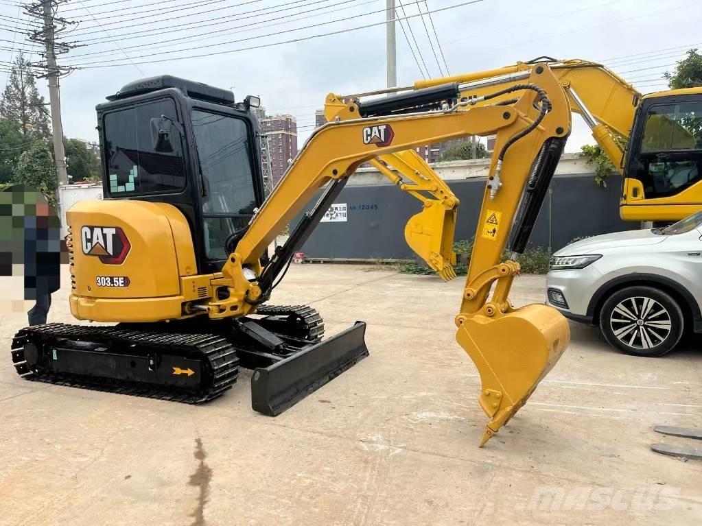 CAT 303.5 Mini kotrók < 7t