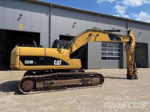 CAT 323 D L Lánctalpas kotrók