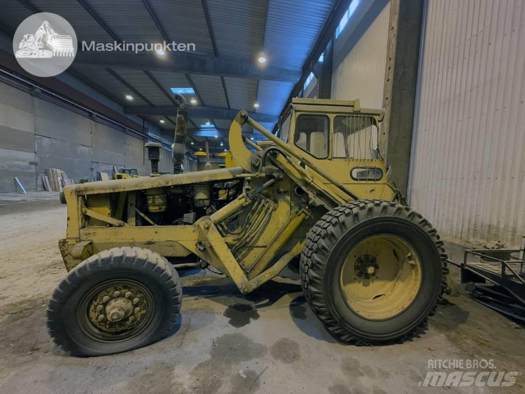 Volvo BM 2181 TD Gumikerekes homlokrakodók