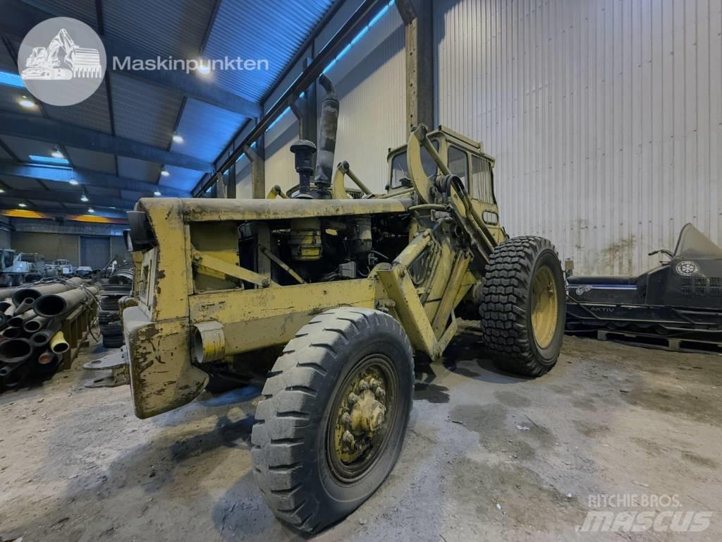 Volvo BM 2181 TD Gumikerekes homlokrakodók