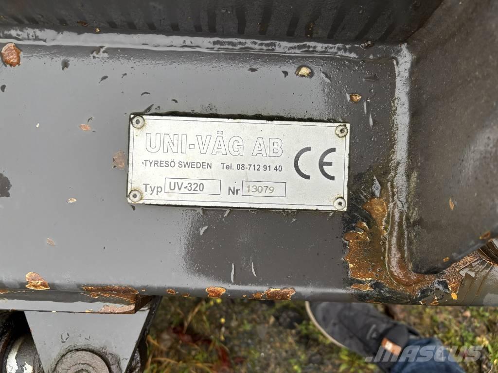 Uni-väg UV-320 Hóeltakarítók