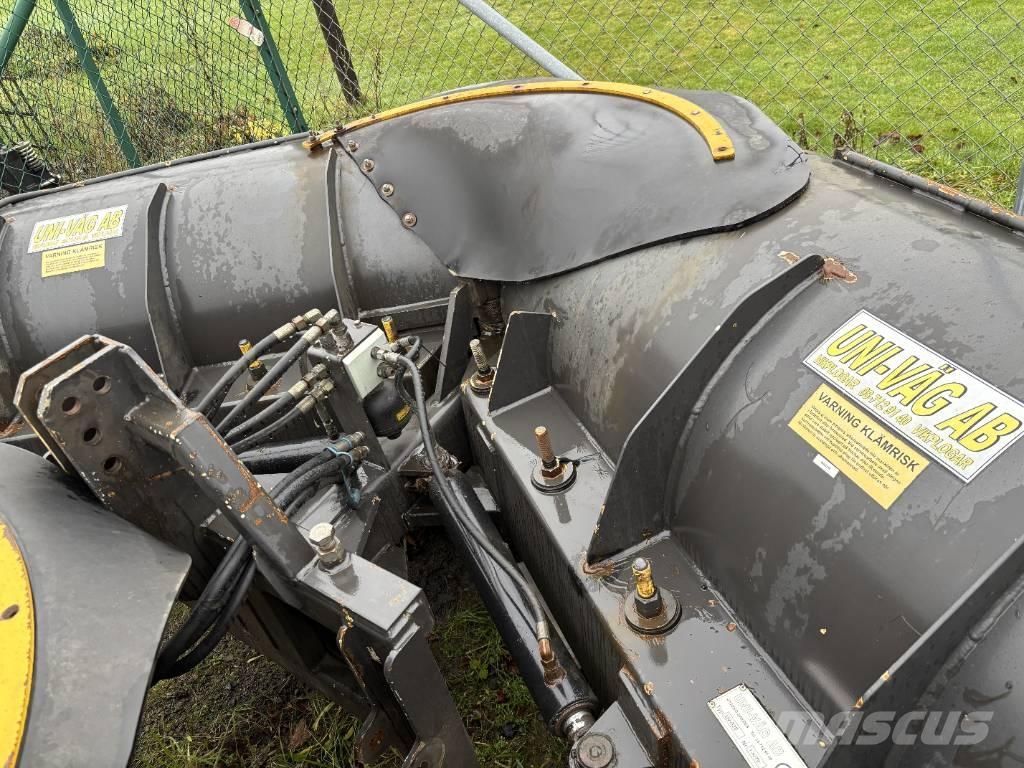 Uni-väg UV-320 Hóeltakarítók